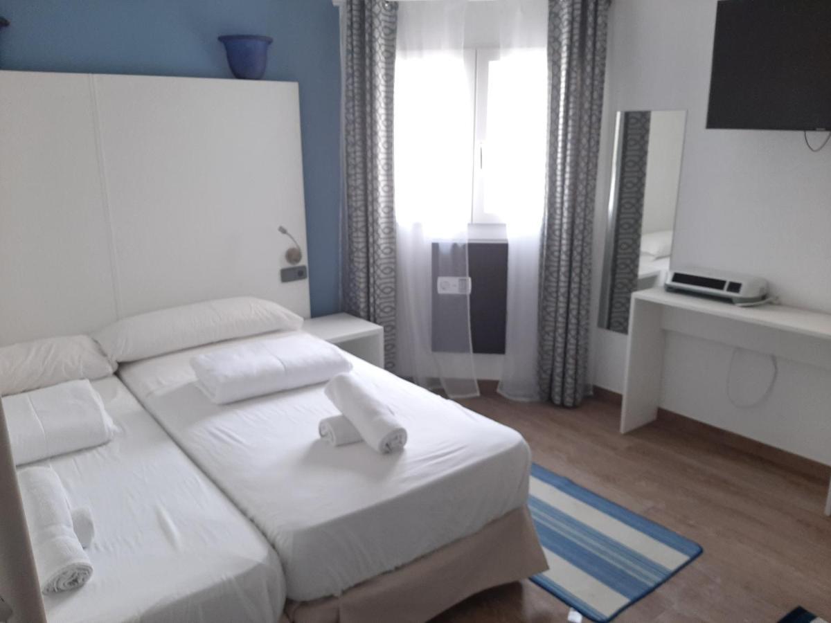 Modern Hostal Cala Ratjada  Esterno foto