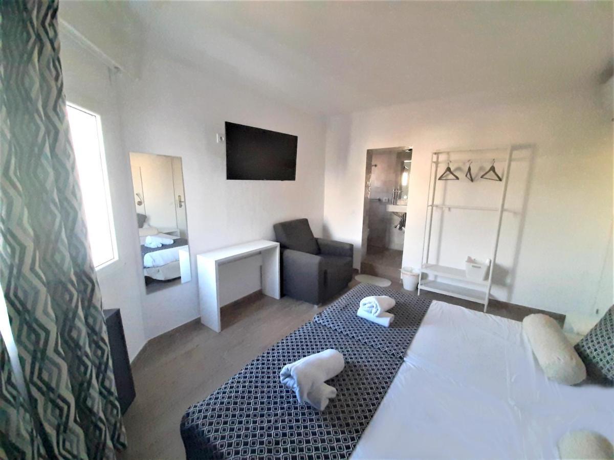 Modern Hostal Cala Ratjada  Esterno foto
